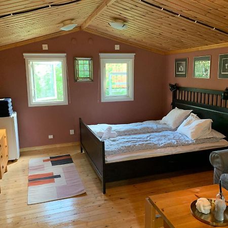 The Pink Cabin Tyfta Экстерьер фото