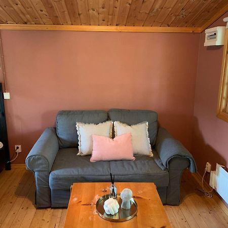 The Pink Cabin Tyfta Экстерьер фото