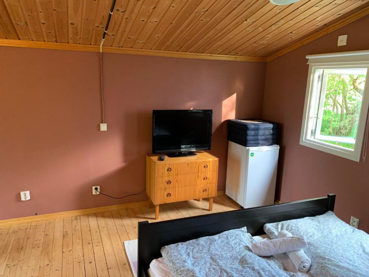 The Pink Cabin Tyfta Экстерьер фото