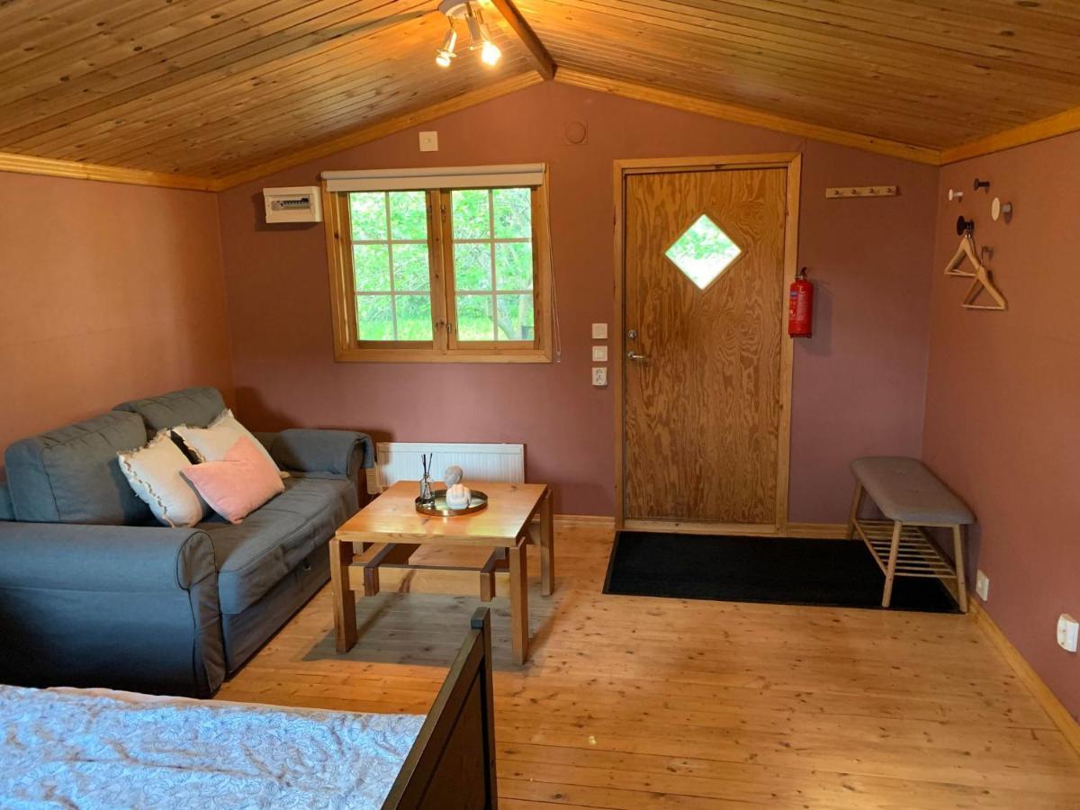 The Pink Cabin Tyfta Экстерьер фото