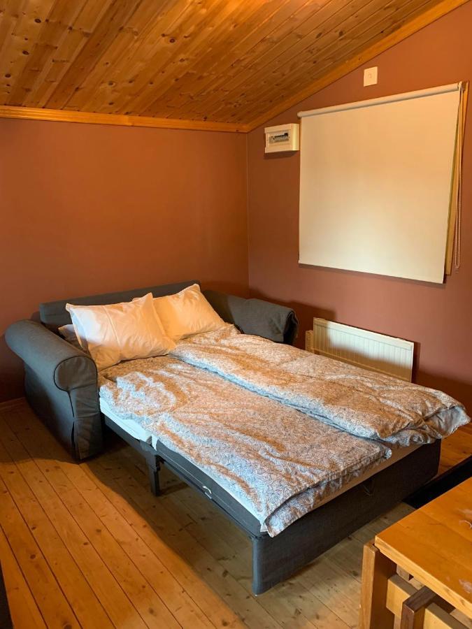 The Pink Cabin Tyfta Экстерьер фото
